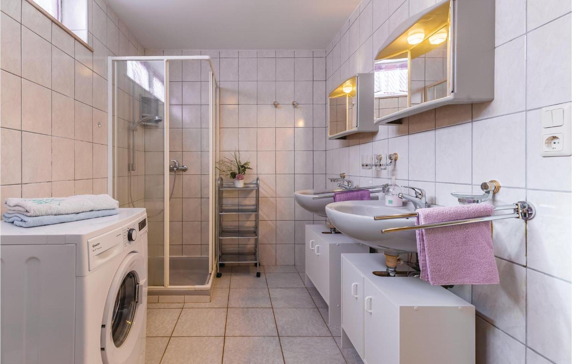 3 Bedroom Awesome Apartment In Pavicini Buitenkant foto